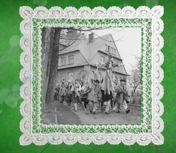 Grafika do wydarzenia - bocian oraz zdjęcie archiwalne grupy ludzi z marzanną