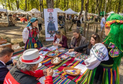Stoisko warsztatowe na Dożynkach w Solecznikach
