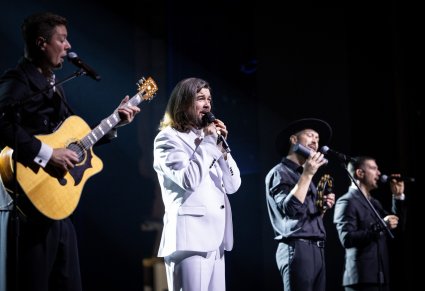 Zespół Pectus na scenie wykonujący utwór