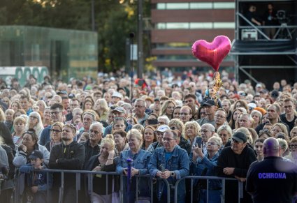 Widok na Publiczność koncertu we Wrocławiu