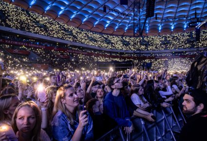 Widownia podczas koncertu na PGE Narodowy