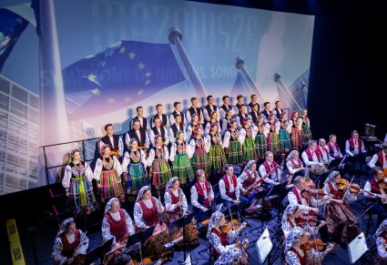 Chór i orkiestra podczas koncertu