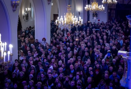 Widownia podczas koncertu w kościele