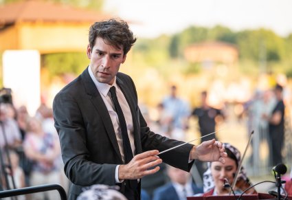 Zbliżenie na Dyrygenta