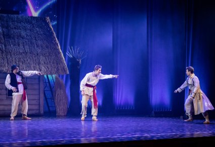 Wspólna scena Pasterzy przed szopką