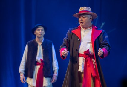 Na pierwszym planie postać Bartosa