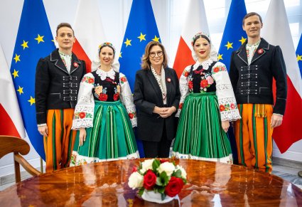 Artyści wraz z premier Małgorzatą Kidawą-Błońską