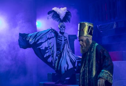 Postać Heroda wraz z postacią śmierci