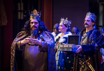 Postać Kazimierza Wielkiego, Jagiełło i Królowej Jadwigi wraz z darami