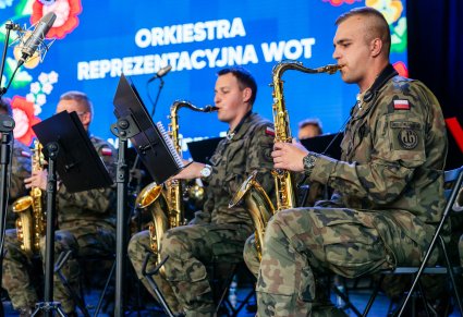 Koncert Orkiestry Reprezentacyjnej Wojsk Obrony Terytorialnej podczas Pikniku