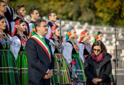 Pierluigi Pontone, przedstawiciel Burmistrza Cassino przemawia