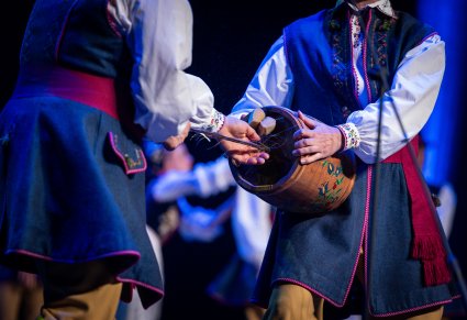 Zbliżenie na burczybas, instrument kaszubski