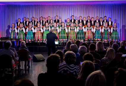 Chór i widownia podczas koncertu