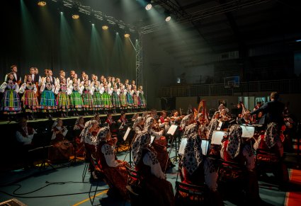 Orkiestra i chór podczas koncertu