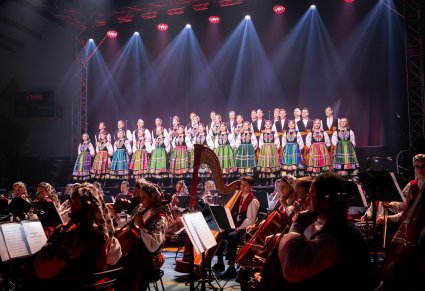 Chór i orkiestra podczas koncertu