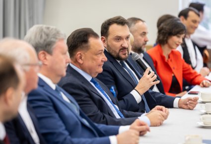 Wiceprzewodniczący Sejmiku Województwa Mazowieckiego Marcin Podsędek przemawia