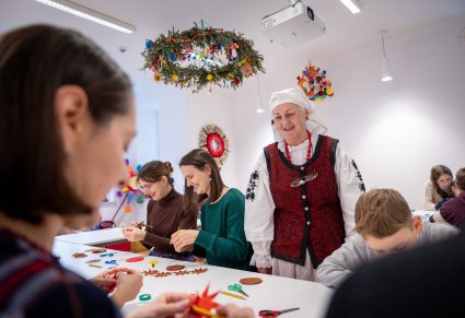 Uczestnicy warsztatów rękodzielniczych w Karolinie
