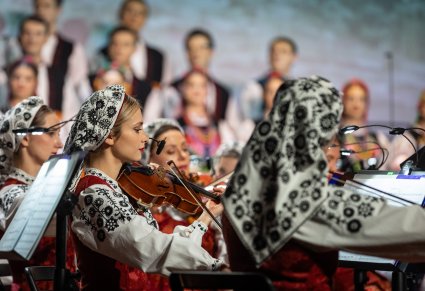 Zbliżenie na artystki orkiestry