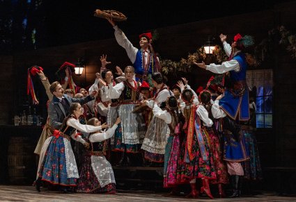 Grupa Artystów w kostiumach krakowskich