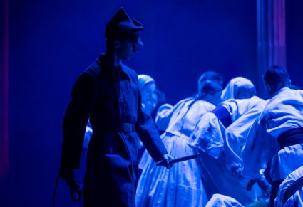 Zbliżenie na postać Żołdaka