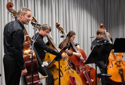 "Wygibasy na granicy zdarzeń muzycznych". Koncert Kwartetu kontrabasowego Muzyków Orkiestry Zespołu "Mazowsze".