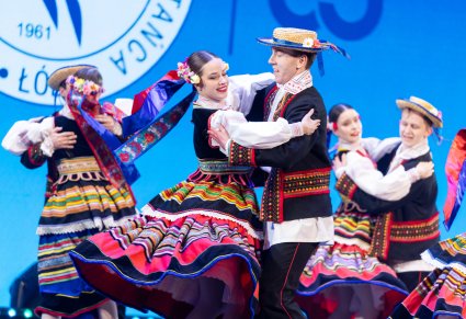 Zespół POLTEX w kostiumach lubelskich podczas wystepu