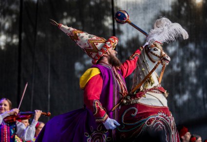 Zbliżenie na Laikonika na scenie