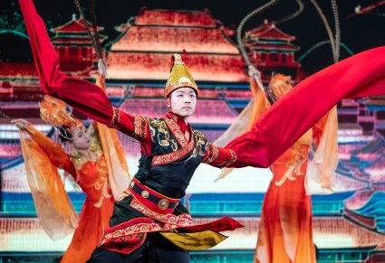 z Chińskiej Republiki Ludowej, którzy dzień wcześniej wystąpili w naszej Sali widowiskowej z koncertem „Magiczny Hubei”