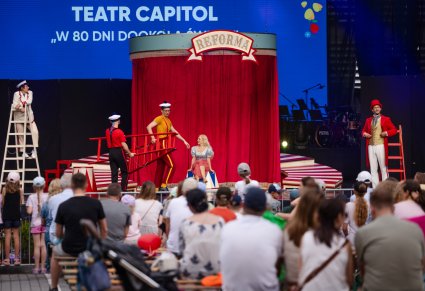 Na głównej scenie plenerowej spektakl dla dzieci "80 dni dookoła świata Teatru Capirol
