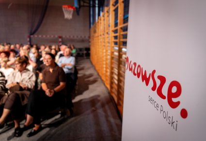 Na pierwszym planie rollup Mazowsze. Serce Polski, widoczna również część Publiczności