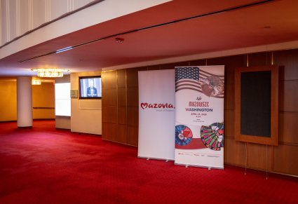 Rollupy z logotypem Mazowsze Serce Polski i z nazwą wydarzenia w Waszyngtonie