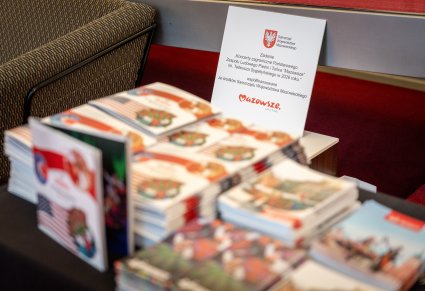 Tabliczka z informacją o zadaniu współfinansowanych ze środków Samorządu Województwa Mazowieckiego