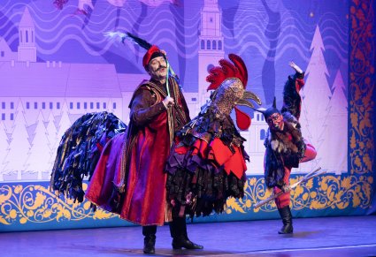 Postać Twardowskiego wraz z postacią Diabła ludowego podczas wspólnej sceny