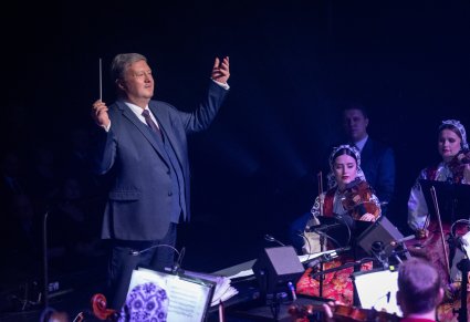 Maestro Jacek Boniecki dyryguje