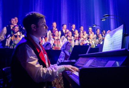 Zbliżenie na pianistę