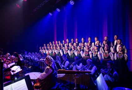 Chór i orkiestra Mazowsza podczas koncertu