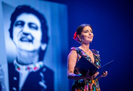 Zbliżenie na konferansjer Katarzynę Sanocką