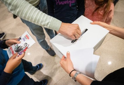 Urna na głosy publiczności