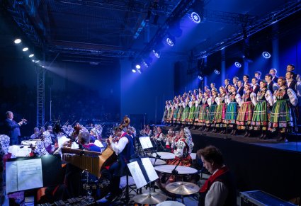 Chór i orkiestra Mazowsza podczas koncertu