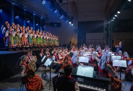 Chór i orkiestra Mazowsza podczas koncertu
