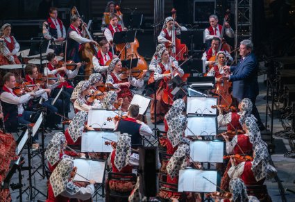 Widok z góry na orkiestrę