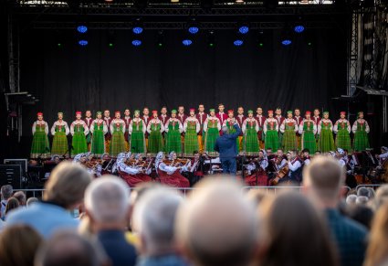 Chór i widownia podczas koncertu