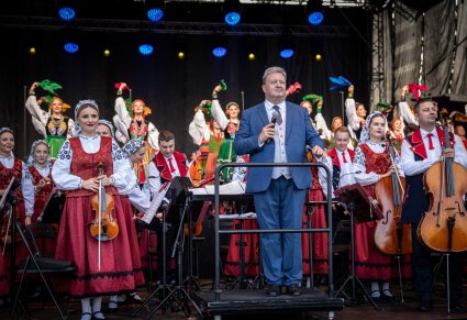 Dyrygent i orkiestra po koncercie