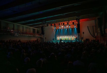 Chór i widownia podczas koncertu