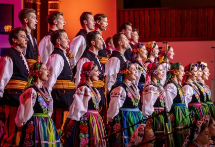 Chór podczas występu w kościele