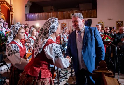 Dyrygent i skrzypaczka po koncercie